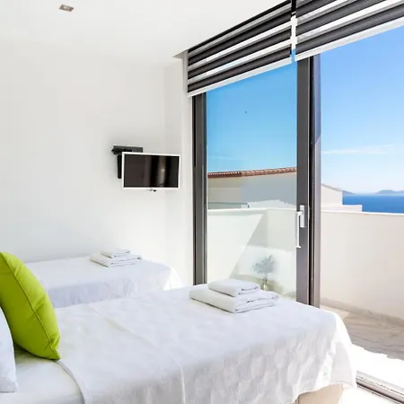 Selim - Amazing Sea And Mountain Views